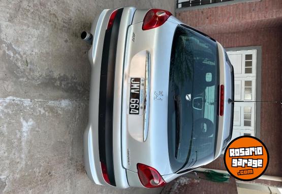 Autos - Peugeot 207 2010 Nafta 153000Km - En Venta