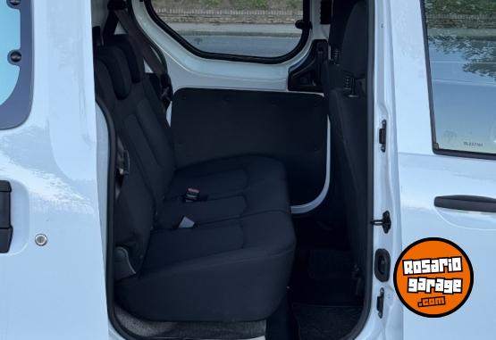 Utilitarios - Renault Kangoo adaptada 2025 GNC 46500Km - En Venta