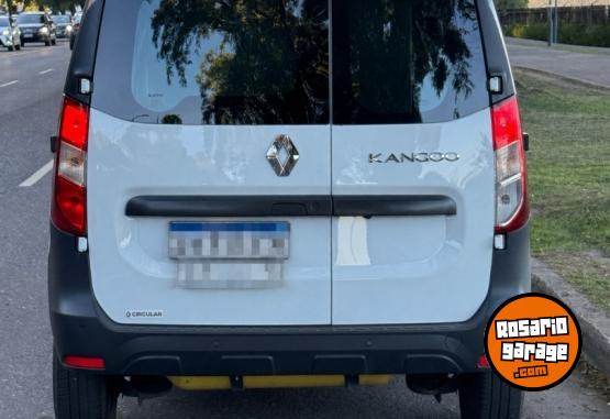Utilitarios - Renault Kangoo adaptada 2025 GNC 46500Km - En Venta