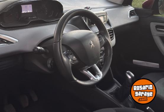Autos - Peugeot 208 Allure Touchscreen 2013 Nafta 112000Km - En Venta