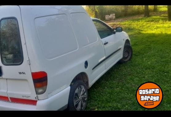 Utilitarios - Volkswagen Caddy 2006 Diesel 77777Km - En Venta