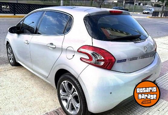 Autos - Peugeot 208 feline 2016 Nafta 112000Km - En Venta