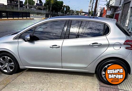 Autos - Peugeot 208 feline 2016 Nafta 112000Km - En Venta