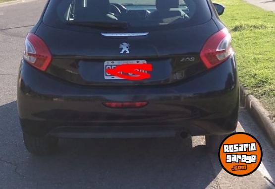 Autos - Peugeot 208 2014 Nafta 120000Km - En Venta