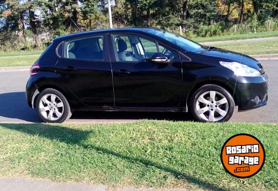 Autos - Peugeot 208 2014 Nafta 120000Km - En Venta