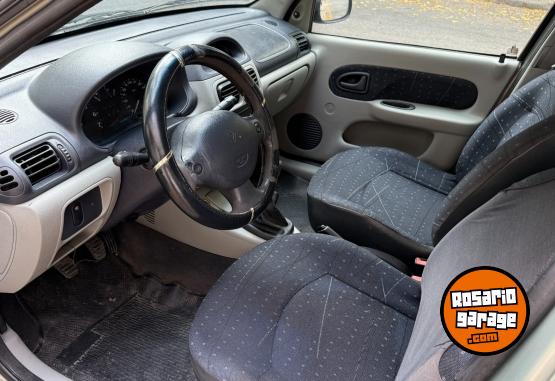 Autos - Renault Clio expression 2004 Nafta 197000Km - En Venta