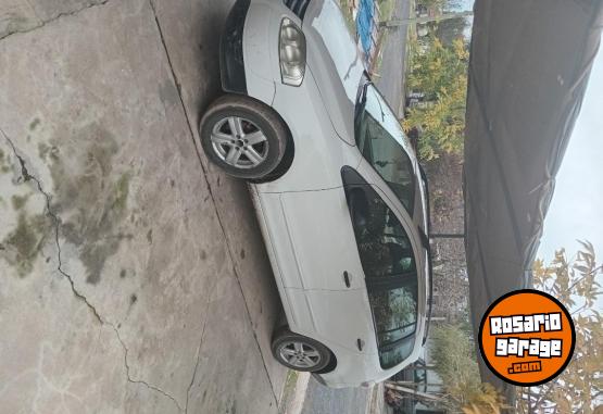 Autos - Volkswagen Suran 2010 Nafta 111Km - En Venta