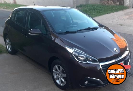 Autos - Peugeot 208 allure 2013 Nafta 127000Km - En Venta