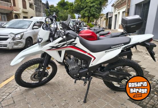 Motos - Honda XR300 TORNADO 2025 Nafta 7000Km - En Venta