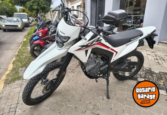 Motos - Honda XR300 TORNADO 2025 Nafta 7000Km - En Venta