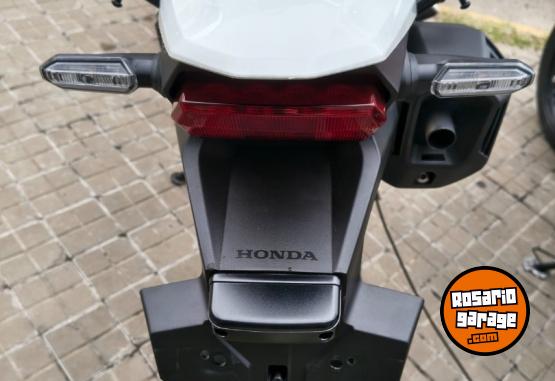 Motos - Honda XR300 TORNADO 2025 Nafta 7000Km - En Venta