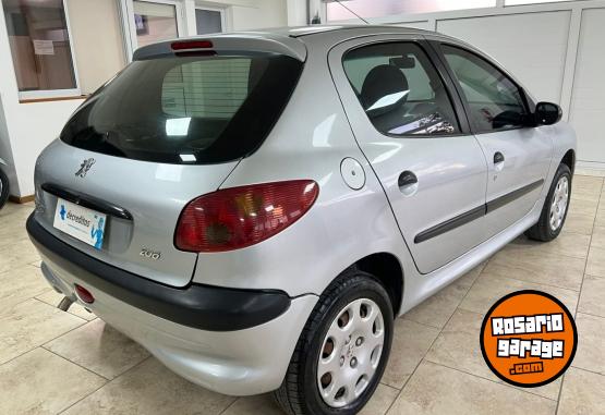 Autos - Peugeot 206 CONECTIVE 2010 Nafta 145000Km - En Venta