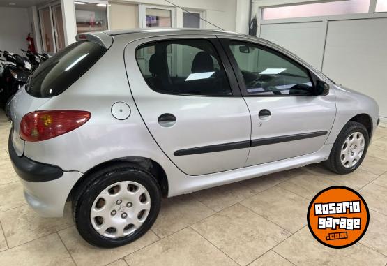 Autos - Peugeot 206 CONECTIVE 2010 Nafta 145000Km - En Venta