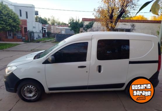 Utilitarios - Renault Kangoo 2020 Nafta 87000Km - En Venta