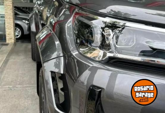 Camionetas - Toyota Hilux SRX 4x4 AT (L24) 2024 Diesel 19000Km - En Venta