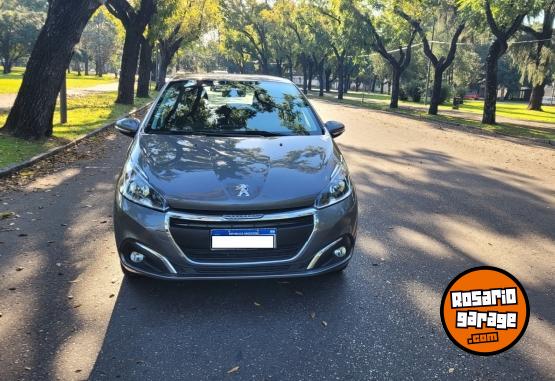 Autos - Peugeot 208 ALLURE 2017 Nafta 50000Km - En Venta