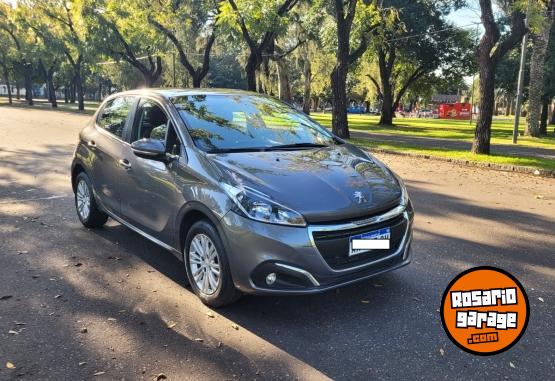 Autos - Peugeot 208 ALLURE 2017 Nafta 50000Km - En Venta