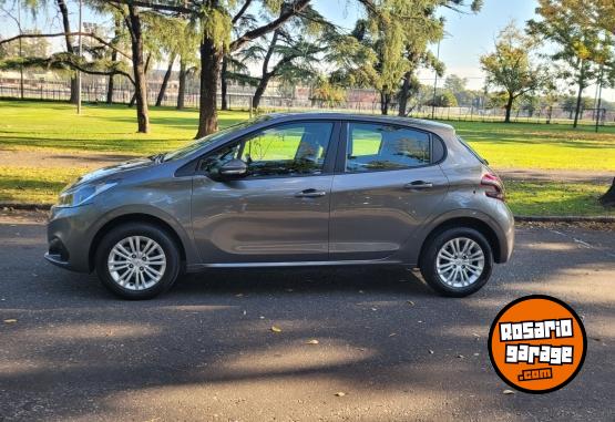 Autos - Peugeot 208 ALLURE 2017 Nafta 50000Km - En Venta
