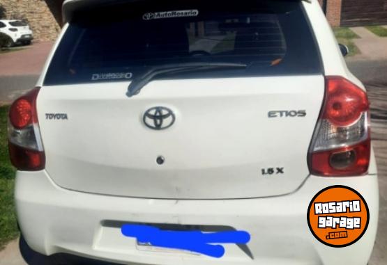 Autos - Toyota Etios X 2015 Nafta 150000Km - En Venta