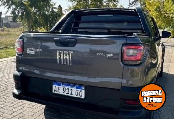 Autos - Fiat Strada Volcano 2021 Nafta 40000Km - En Venta