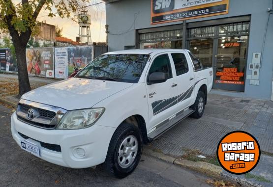 Camionetas - Toyota HILUX DX 4X4 2011 Diesel 230000Km - En Venta