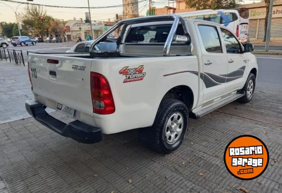 Camionetas - Toyota HILUX DX 4X4 2011 Diesel 230000Km - En Venta