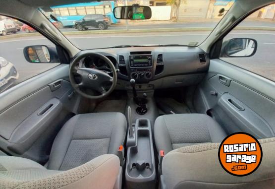 Camionetas - Toyota HILUX DX 4X4 2011 Diesel 230000Km - En Venta