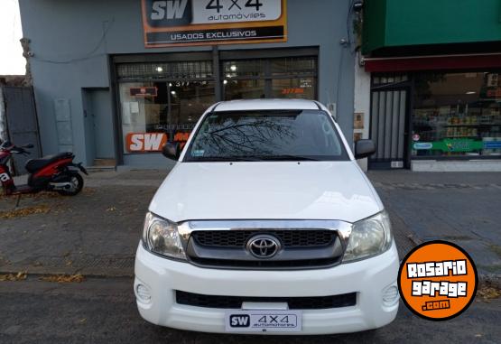 Camionetas - Toyota HILUX DX 4X4 2011 Diesel 230000Km - En Venta