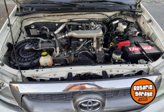 Camionetas - Toyota HILUX DX 4X4 2011 Diesel 230000Km - En Venta