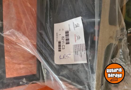 Accesorios para Autos - Frente Central de Tablero Original Peugeot 206 - En Venta