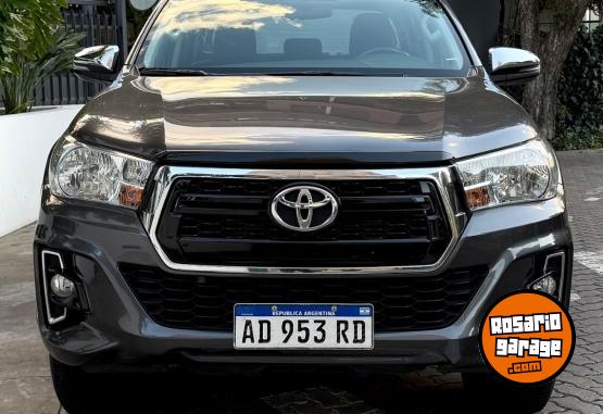 Camionetas - Toyota HILUX SRV 2019 Diesel 82000Km - En Venta