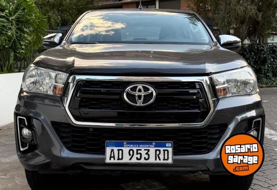 Camionetas - Toyota HILUX SRV 2019 Diesel 82000Km - En Venta