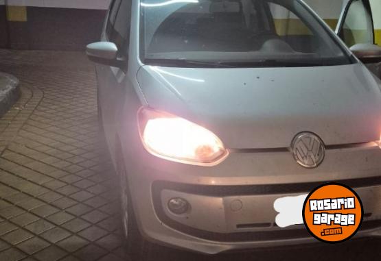 Autos - Volkswagen 2015 UP high 2015 Nafta 121500Km - En Venta