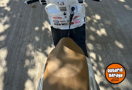 Motos - Otra marca Kimco like 200 2017 Nafta 20000Km - En Venta