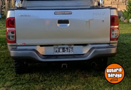 Camionetas - Toyota hilux 4x4 2015 Diesel 230000Km - En Venta