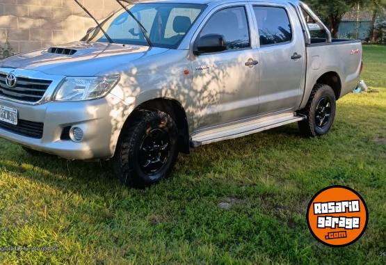 Camionetas - Toyota hilux 4x4 2015 Diesel 230000Km - En Venta