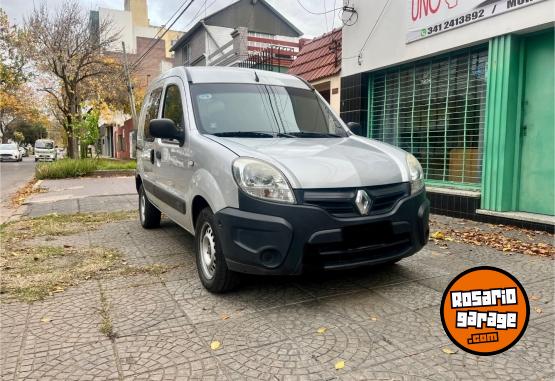 Utilitarios - Renault kangoo 2015 GNC 129000Km - En Venta