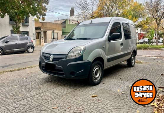 Utilitarios - Renault kangoo 2015 GNC 129000Km - En Venta