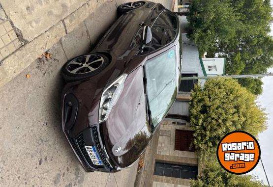 Autos - Peugeot 208 allure 2017 GNC 93000Km - En Venta