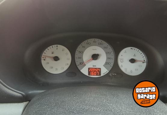 Autos - Renault Clio 2 2009 Nafta 210000Km - En Venta