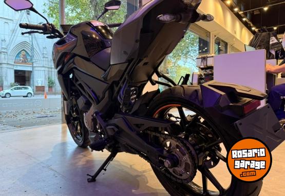 Motos - CF 300NK 2023 Nafta 15700Km - En Venta