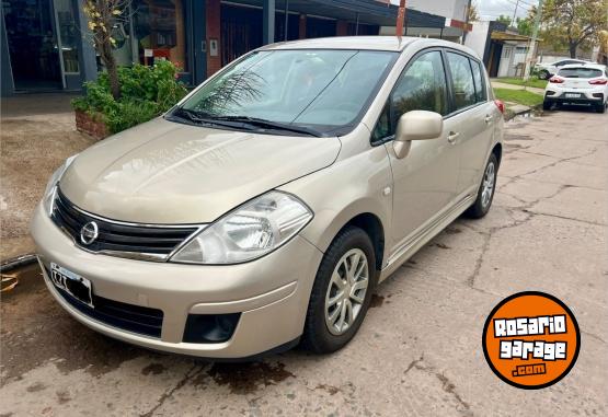 Autos - Nissan TIIDA VISIA 2010 Nafta 186000Km - En Venta