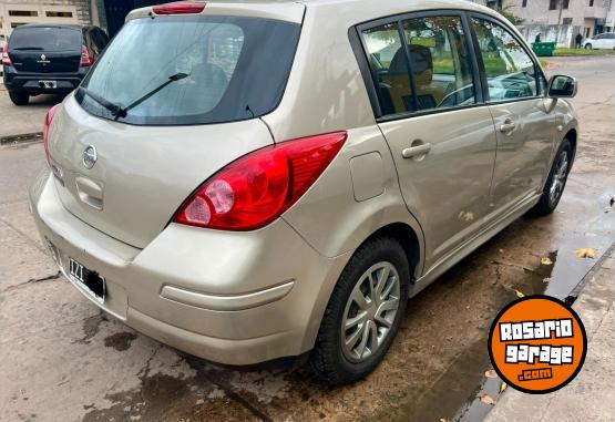 Autos - Nissan TIIDA VISIA 2010 Nafta 186000Km - En Venta