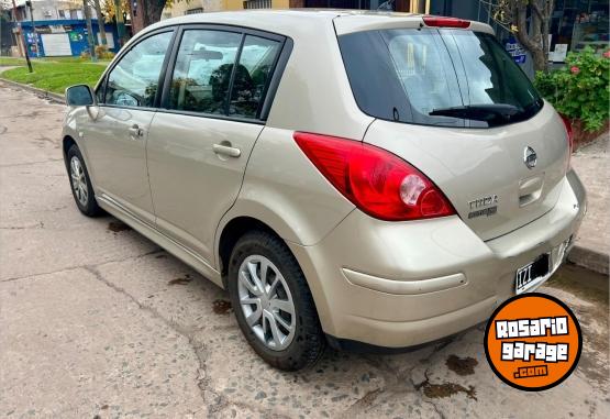 Autos - Nissan TIIDA VISIA 2010 Nafta 186000Km - En Venta