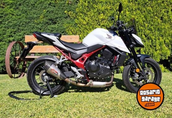 Motos - Honda Hornet 750 2025 Nafta 7500Km - En Venta