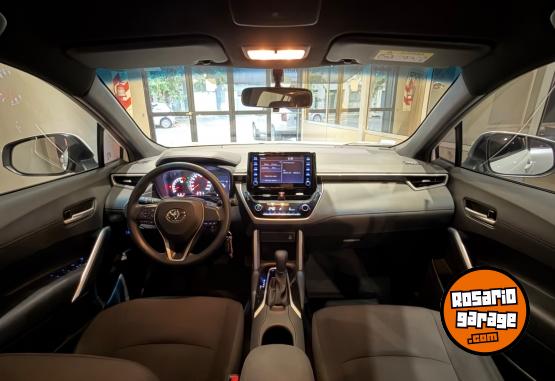 Autos - Toyota Corolla Cross 2021 Nafta 73000Km - En Venta