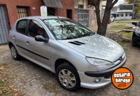 Autos - Peugeot 206 2011 Nafta 135000Km - En Venta