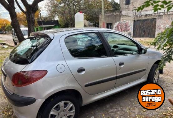 Autos - Peugeot 206 2011 Nafta 135000Km - En Venta