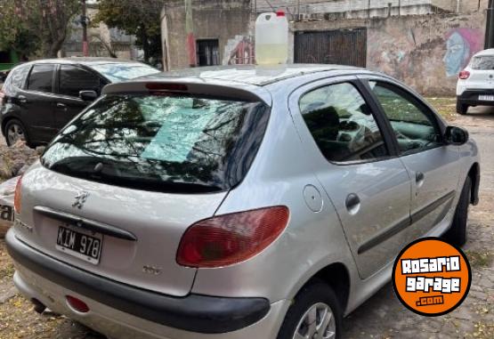 Autos - Peugeot 206 2011 Nafta 135000Km - En Venta