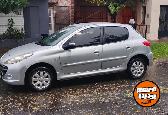 Autos - Peugeot 207 compact 2011 Diesel 223000Km - En Venta